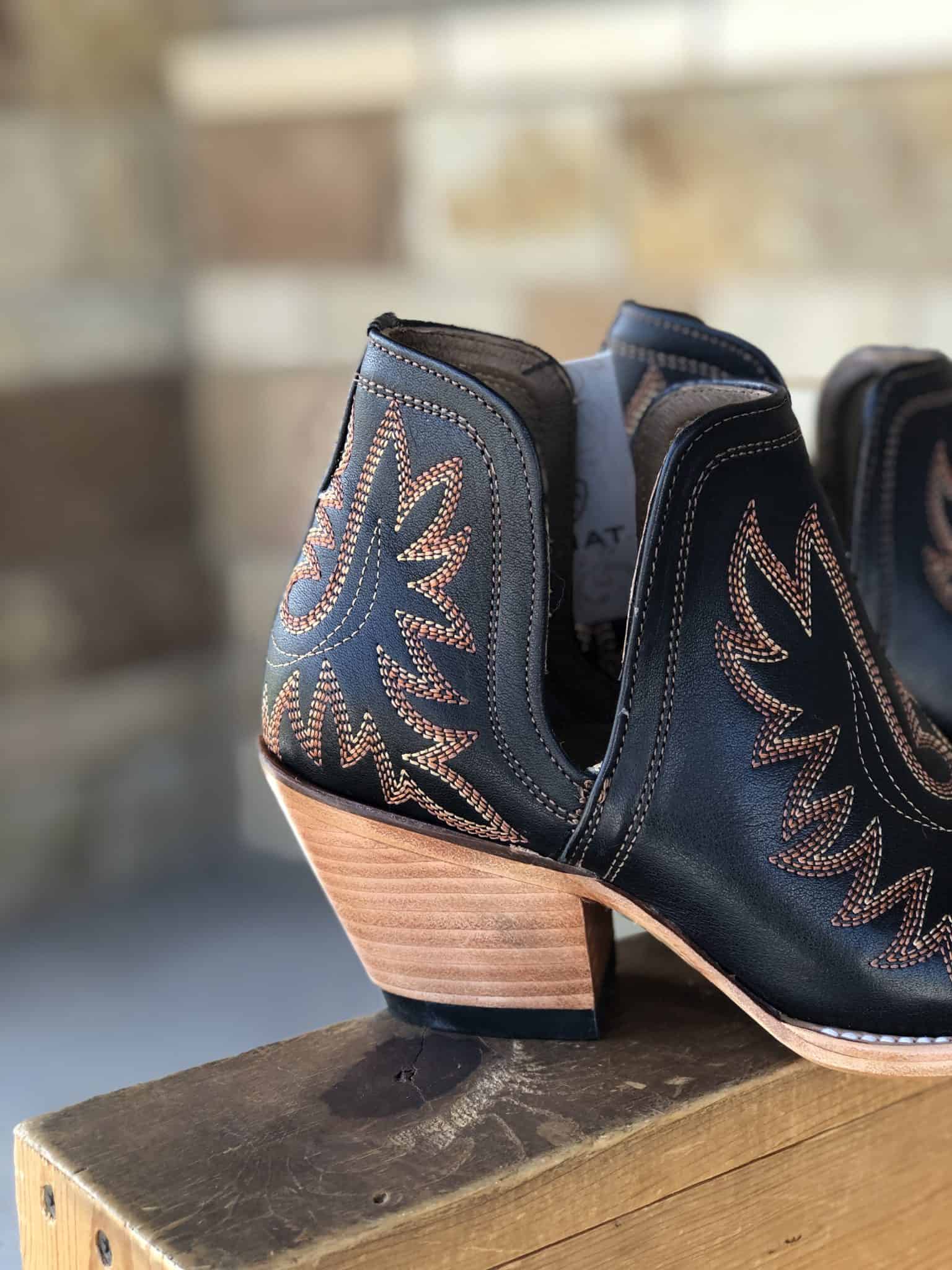 ariat brooklyn black