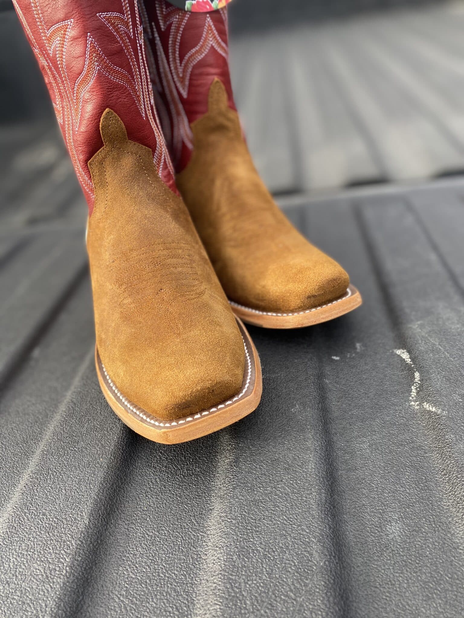 Macie Bean Top Hand Waxy Commander Boot Saddle Rags